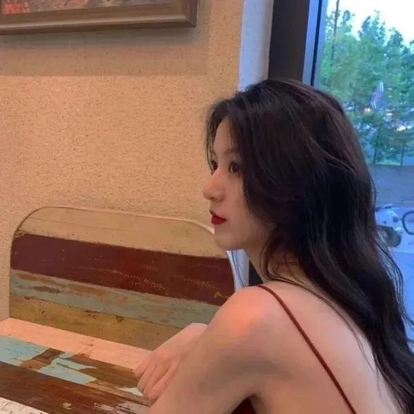 狼女